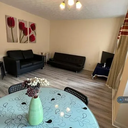 Rent this 2 bed apartment on Dorset Street in Glasgow, G3 7AJ
