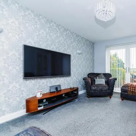 Image 2 - Moorlands Crescent, Guilthwaite, S60 4AW, United Kingdom - Duplex for sale