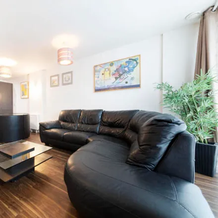 Rent this 2 bed room on 8-10 Ratcliffe Cross Street in Ratcliffe, London
