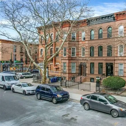 Image 2 - 581 Decatur Street, New York, NY 11233, USA - Townhouse for sale