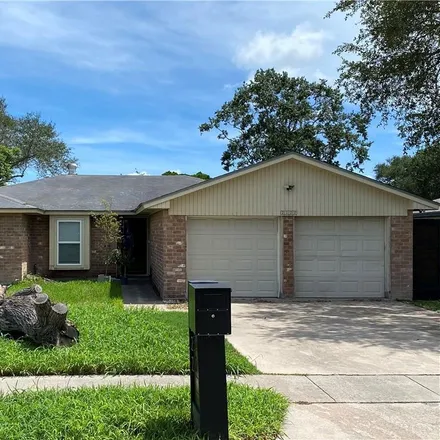 Buy this 3 bed house on 2122 Meadowlight Parkway in Corpus Christi, TX 78414