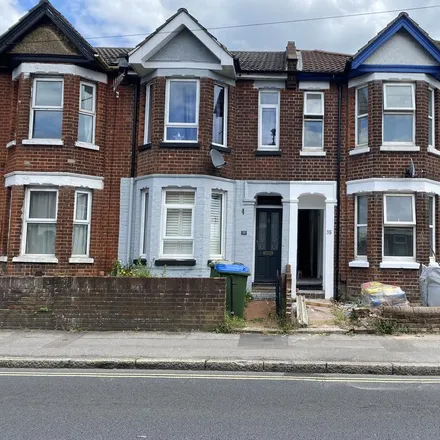 Rent this 3 bed townhouse on 43 Romsey Road in Southampton, SO16 4BY