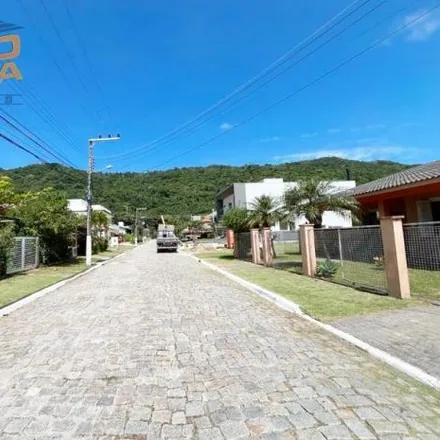 Rent this 2 bed house on Avenida Luiz Boiteux Piazza in Ponta das Canas, Florianópolis - SC