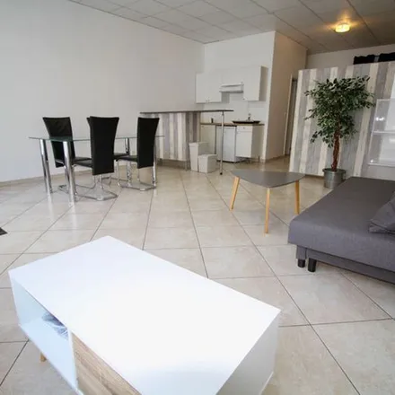 Rent this 1 bed apartment on Quai Saint-Léonard 71 in 4000 Liège, Belgium