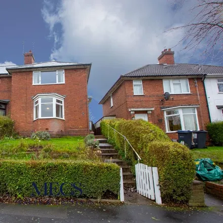 Rent this 3 bed duplex on Woodhouse Road in Harborne, B32 2DJ