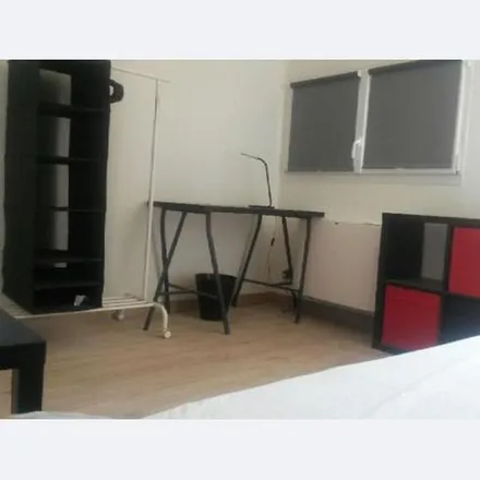 Rent this 1 bed apartment on Résidence Victor Hugo in Rue Victor Hugo, 69600 Oullins