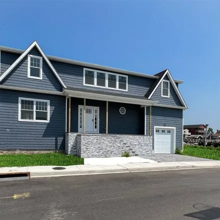 Buy this 4 bed house on 1 Louis Place in Oceanside, NY 11572