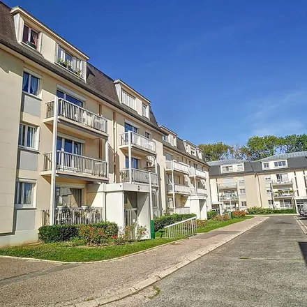 Rent this 1 bed apartment on 32 Rue Saint-Lazare in 60800 Crépy-en-Valois, France