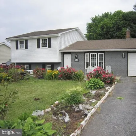 Buy this 4 bed house on 1310 Birch Rd in Lebanon, Pennsylvania