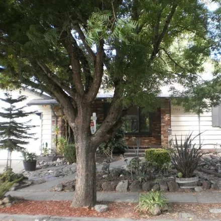 Buy this 3 bed house on 1703 Vallejo Street in Santa Rosa, CA 95404