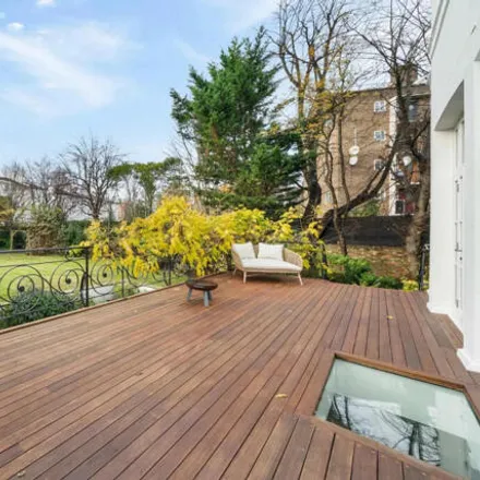 Rent this 6 bed house on Marrick House in Mortimer Crescent, London