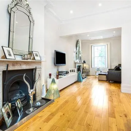 Image 3 - 423 Fulham Road, London, SW10 9EW, United Kingdom - Townhouse for sale