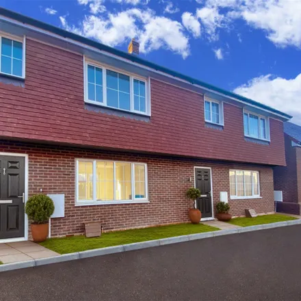 Buy this 3 bed townhouse on 145-139 Monkton Road in Minster, CT12 4EA