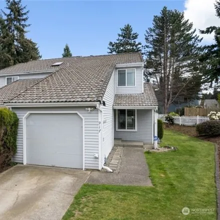 Buy this 2 bed house on 917 South 310th Place in Federal Way, WA 98003