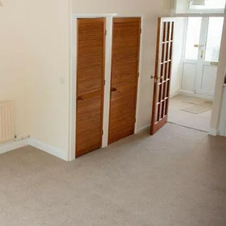 Image 6 - 38-70 Middle Hay View, Sheffield, S14 1QN, United Kingdom - Room for rent