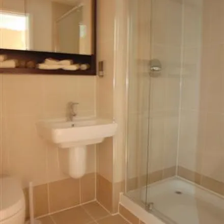 Image 3 - Clarence House, The Anchorage, Leeds, LS10 1QG, United Kingdom - Apartment for rent
