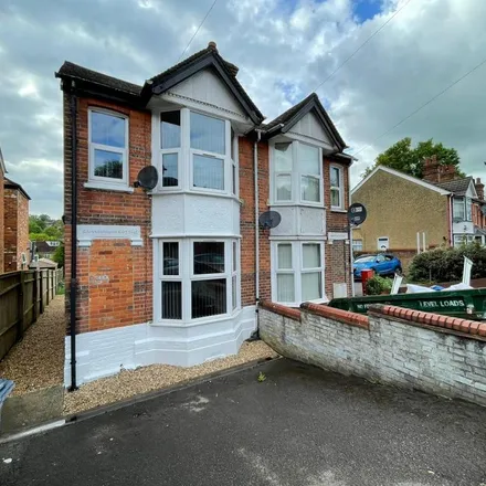 Rent this 4 bed duplex on 183 Hughenden Road in High Wycombe, HP13 5PN