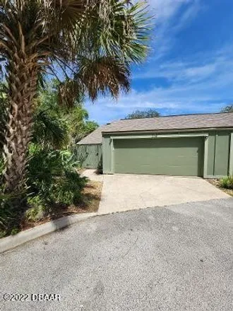 Buy this 2 bed townhouse on 114 Timberline Trail in Ormond Beach, FL 32174