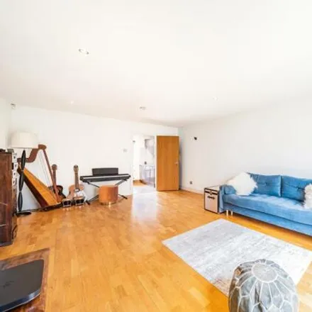 Image 2 - Old Canal Mews, London, SE15 6NX, United Kingdom - Apartment for sale