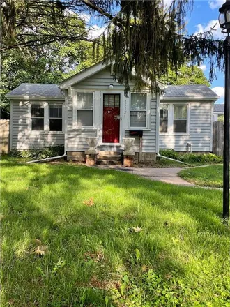 Buy this 2 bed house on 1512 Cumberland Street in Saint Paul, MN 55117