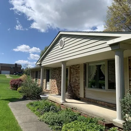 Image 2 - 303 Orchard View Road Northeast, Pleasant Township, OH 43130, USA - House for sale