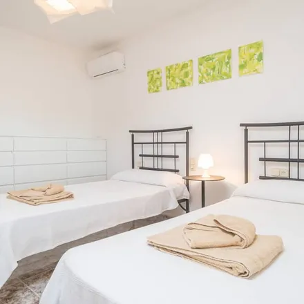 Rent this 2 bed house on Binissalem in Carrer del Gremi de Teixidors, 07009 Palma