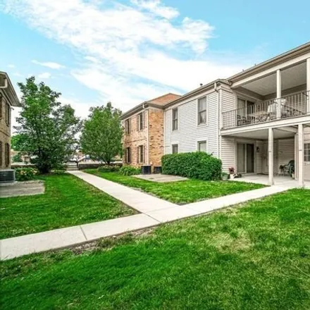 Image 2 - 1800 Fayette Walk Apt E, Hoffman Estates, Illinois, 60169 - Condo for sale