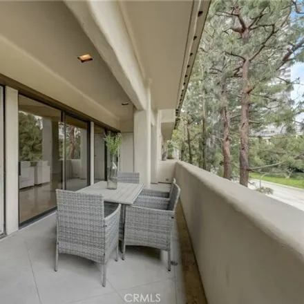 Image 7 - 2142 Century Woods Drive, Los Angeles, CA 90067, USA - Condo for sale