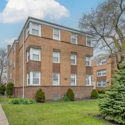 Buy this 2 bed condo on 1526 North Harlem Avenue in River Forest, Cook County