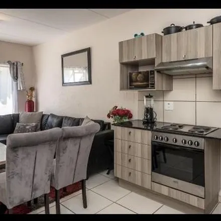 Image 4 - Amanzimtoti Road, Paulshof, Sandton, 2056, South Africa - Apartment for rent