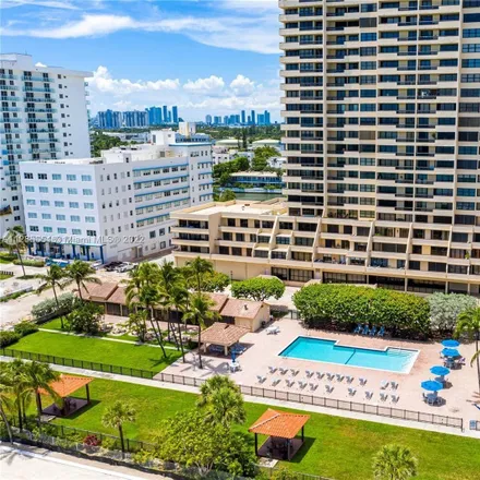 Image 4 - Michael Ann Russell Jewish Community Center, Collins Avenue, Miami Beach, FL 33140, USA - Condo for rent