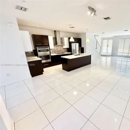 Image 6 - 6422 Northwest 104th Path, Doral, FL 33178, USA - Townhouse for rent