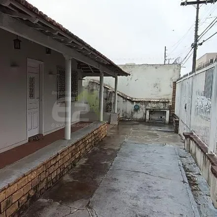 Rent this 2 bed house on Rua Tiradentes 323 in Vila Elizabeth, São Carlos - SP