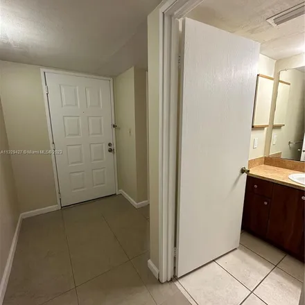 Image 3 - 8321 Coral Lake Drive, Coral Springs, FL 33065, USA - Apartment for rent