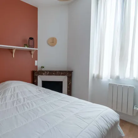 Rent this 1 bed room on 15 Avenue Jean Jaures in 21000 Dijon, France