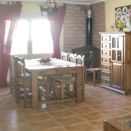 Rent this 4 bed house on Calle Villares in Castellar de Santiago, Spain