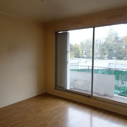 Rent this 2 bed apartment on 42 Rue de la Chapelle in 77500 Chelles, France