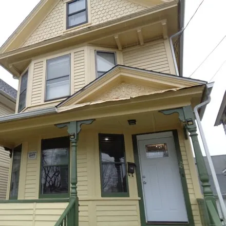Image 2 - 202 Cottage Street, Bridgeport, CT 06605, USA - House for rent