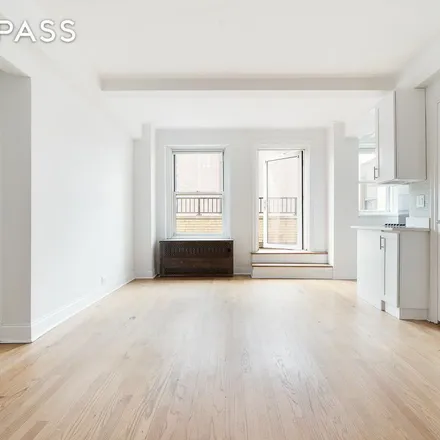 Rent this 1 bed apartment on 433 West 34th Street in New York, NY 10001