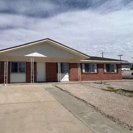 Rent this 4 bed house on 507 San Saba Road in Coronado Hills, El Paso
