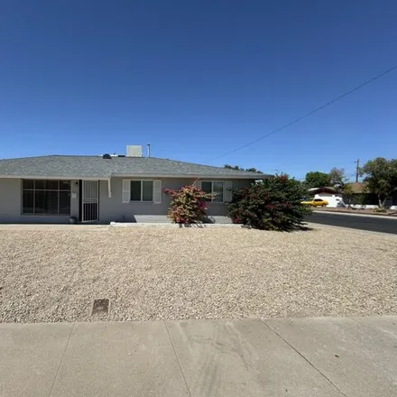 Rent this 3 bed house on 2502 West Larkspur Drive in Phoenix, AZ 85029