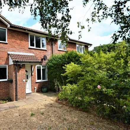 Rent this 1 bed house on 41 Southern Way in Farnham, GU9 8DF