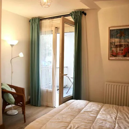 Rent this 4 bed apartment on Direction des Parcs in Jardins et Paysages, 20 Boulevard de Lavoisier