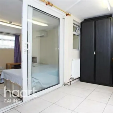 Image 3 - 3 Sycamore Avenue, London, W5 4LD, United Kingdom - Apartment for rent