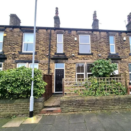 Rent this 3 bed townhouse on 9 Wycliffe Road in Farsley, LS13 1LY