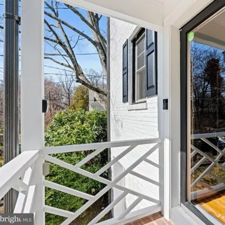 Image 2 - 4815 Calvert Street Northwest, Washington, DC 20007, USA - House for sale