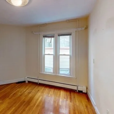 Image 4 - 27 Falcon Street, Boston, MA 02128, USA - Apartment for rent