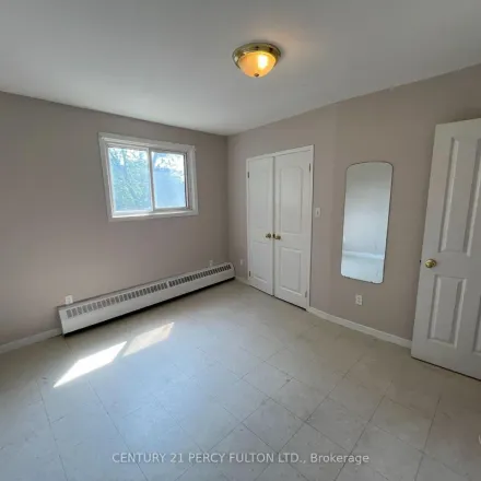 Image 9 - 88 Brock Street East, Oshawa, ON L1G 7S2, Canada - Apartment for rent