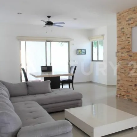 Buy this 2 bed house on Privada Nogal in 77506 Cancún, ROO