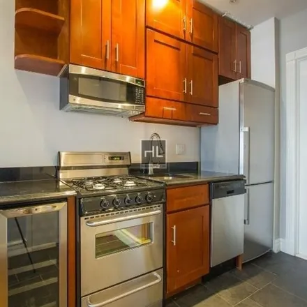 Image 3 - 643 East 11th Street, New York, NY 10009, USA - Apartment for rent